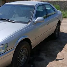 Toyota Camry 2000