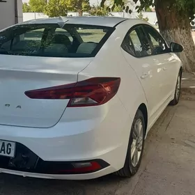 Hyundai Elantra 2020