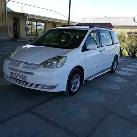 Toyota Sienna 2004