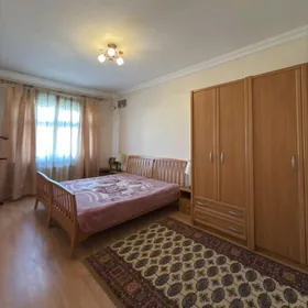 Центр 4 ком Ким район 2 этаж