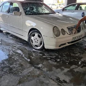 Mercedes-Benz E55 AMG 2001
