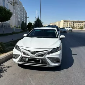 Toyota Camry 2020