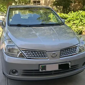 Nissan Tiida 2008