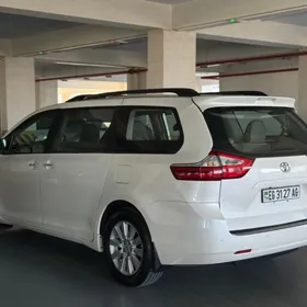 Toyota Sienna 2017