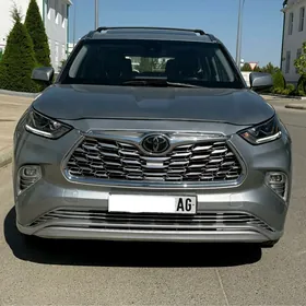 Toyota Highlander 2021