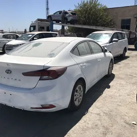 Hyundai Elantra 2020