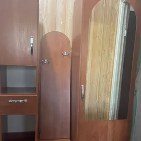 Mebelni şkaf