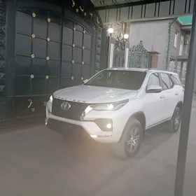 Toyota Fortuner 2024