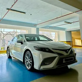 Toyota Camry 2021