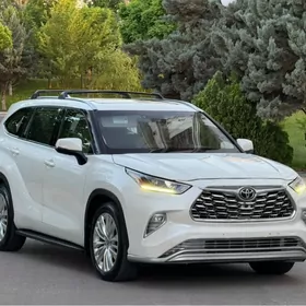 Toyota Highlander 2021