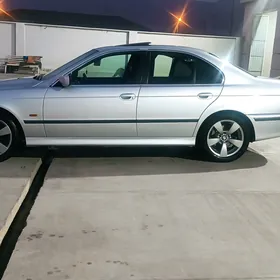 BMW E39 2001