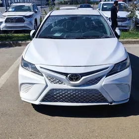 Toyota Camry 2020