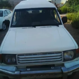 Mitsubishi Pajero 1993