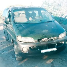 Hyundai H-1 1999