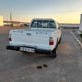 Mitsubishi L200 2005