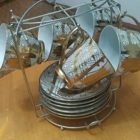 кружки и блюдце