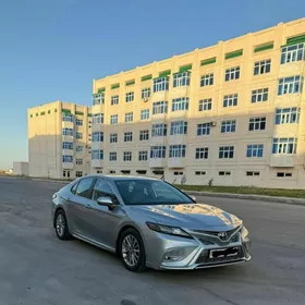 Toyota Camry 2021