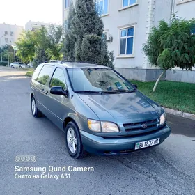 Toyota Sienna 1999
