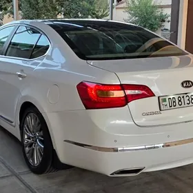 Kia Cadenza 2013