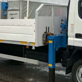 Mitsubishi Canter 2004