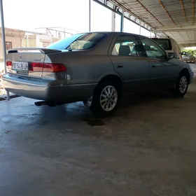 Toyota Camry 2001