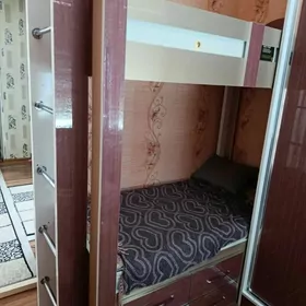 даухэтажная кровать