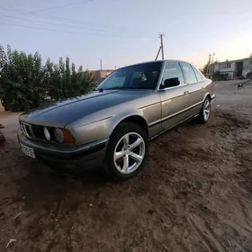BMW 525 1990
