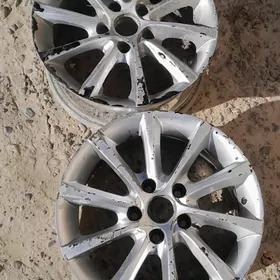 16 lyk toyota disga.2 stuk