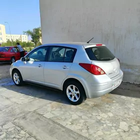 Nissan Versa 2011