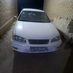 Toyota Camry 2000