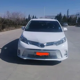 Toyota Sienna 2019
