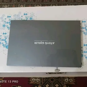 Noutbuk aýdyň gijeler