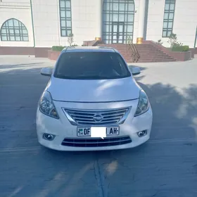 Nissan Versa 2013