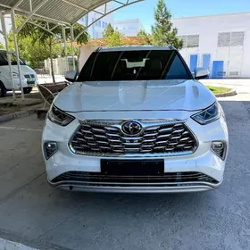 Toyota Highlander 2022