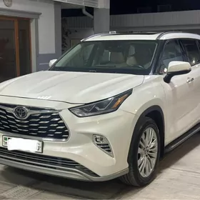 Toyota Highlander 2021