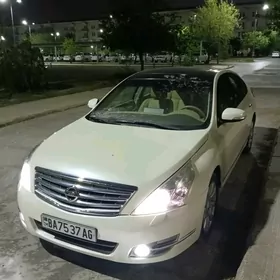 Nissan Teana 2010
