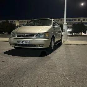 Toyota Sienna 2002