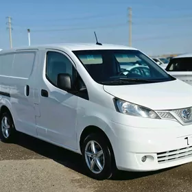 Nissan NV200 2021