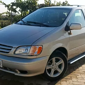 Toyota Sienna 2001