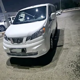 Nissan NV200 2021