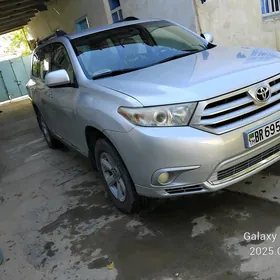 Toyota Highlander 2013