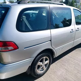 Toyota Sienna 2002