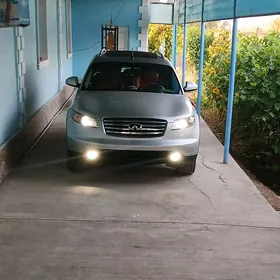 Infiniti FX35 2005