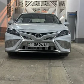 Toyota Camry 2021