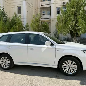 Mitsubishi Outlander 2022