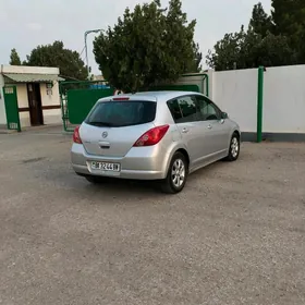Nissan Tiida 2006