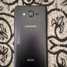 SAMSUNG J 7