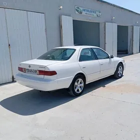 Toyota Camry 2000