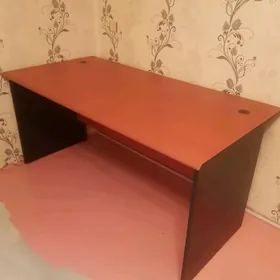 офисный стол