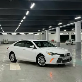 Toyota Camry 2015
